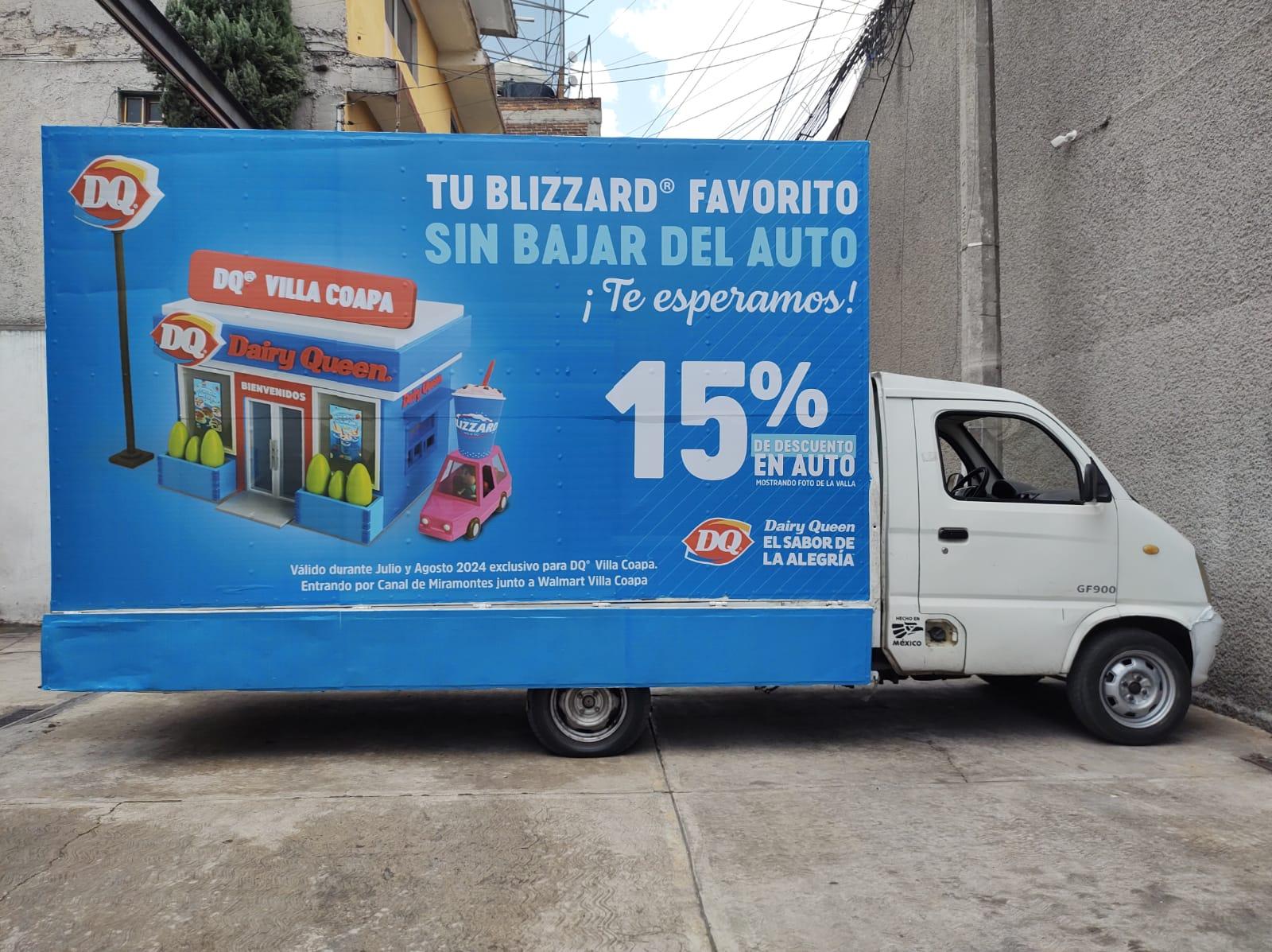 Valla móvil publicitaria en recorrido urbano
